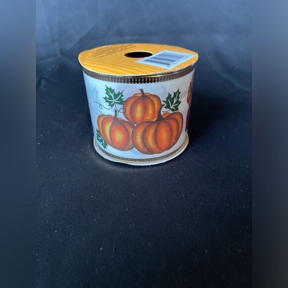 NEW! Red Truck with Pumpkins Design Ribbon Wire Edge NWT - Picture 3 of 3